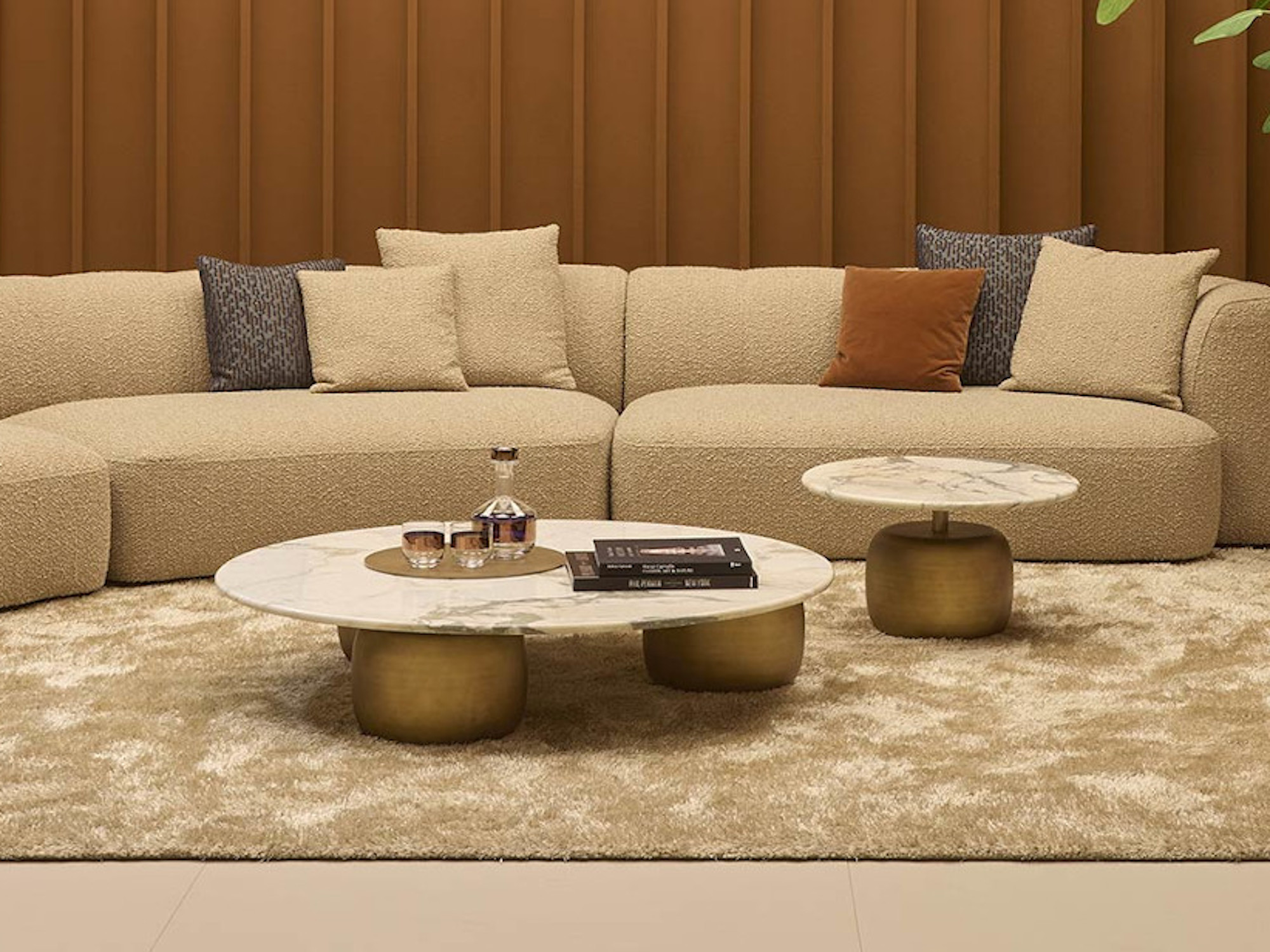 Set di tavolini con top in marmo calacatta e base delabre' Lua